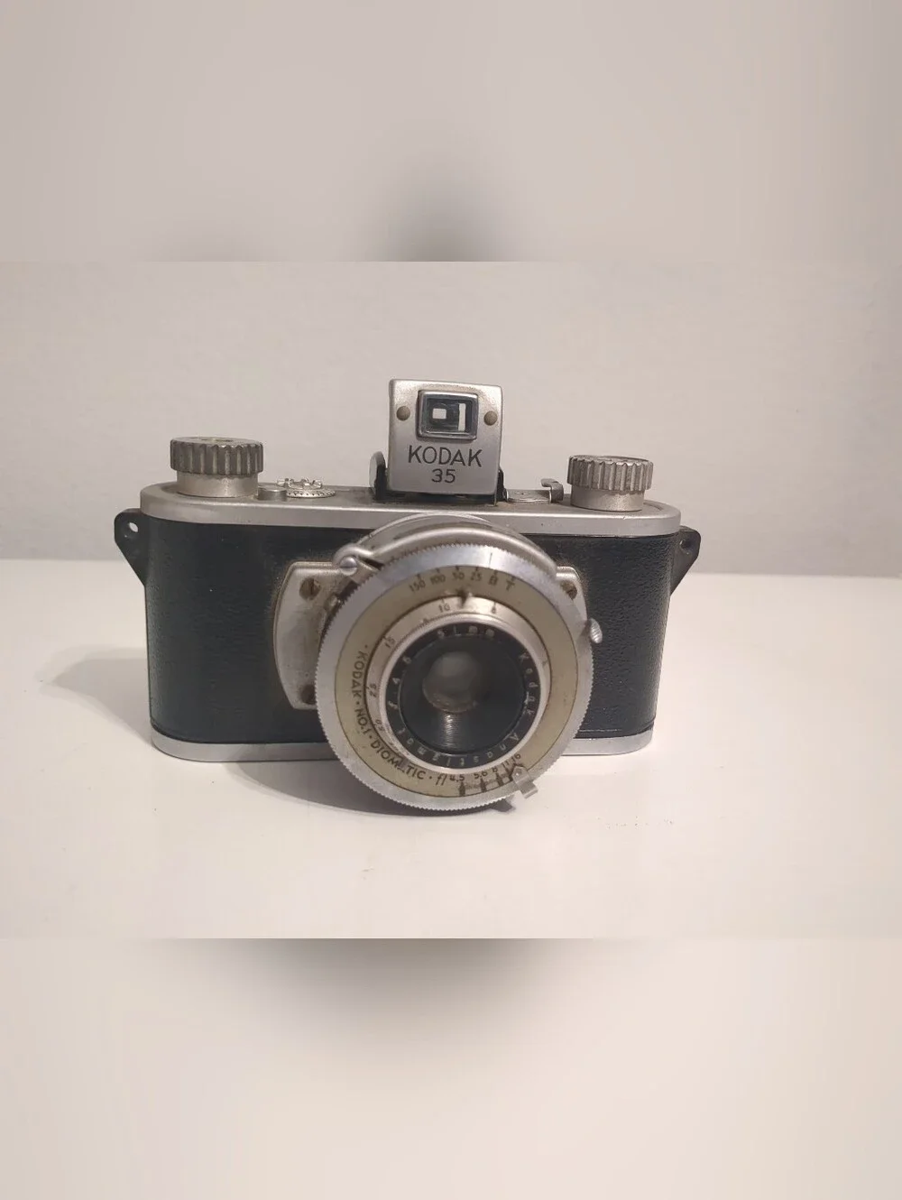 Vintage Kodak 35mm Film Camera w/ Leather Case - Untested